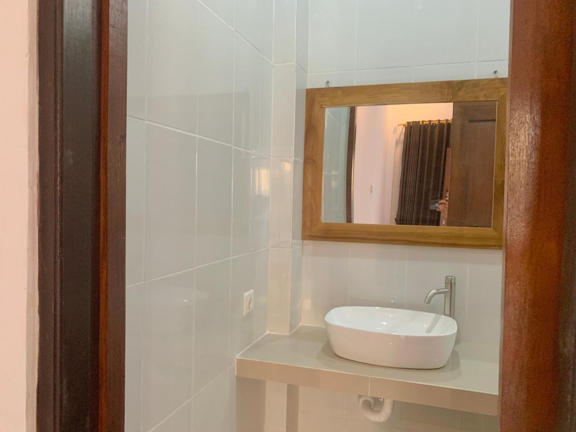 The Lima Home Stay In Canggu Екстер'єр фото