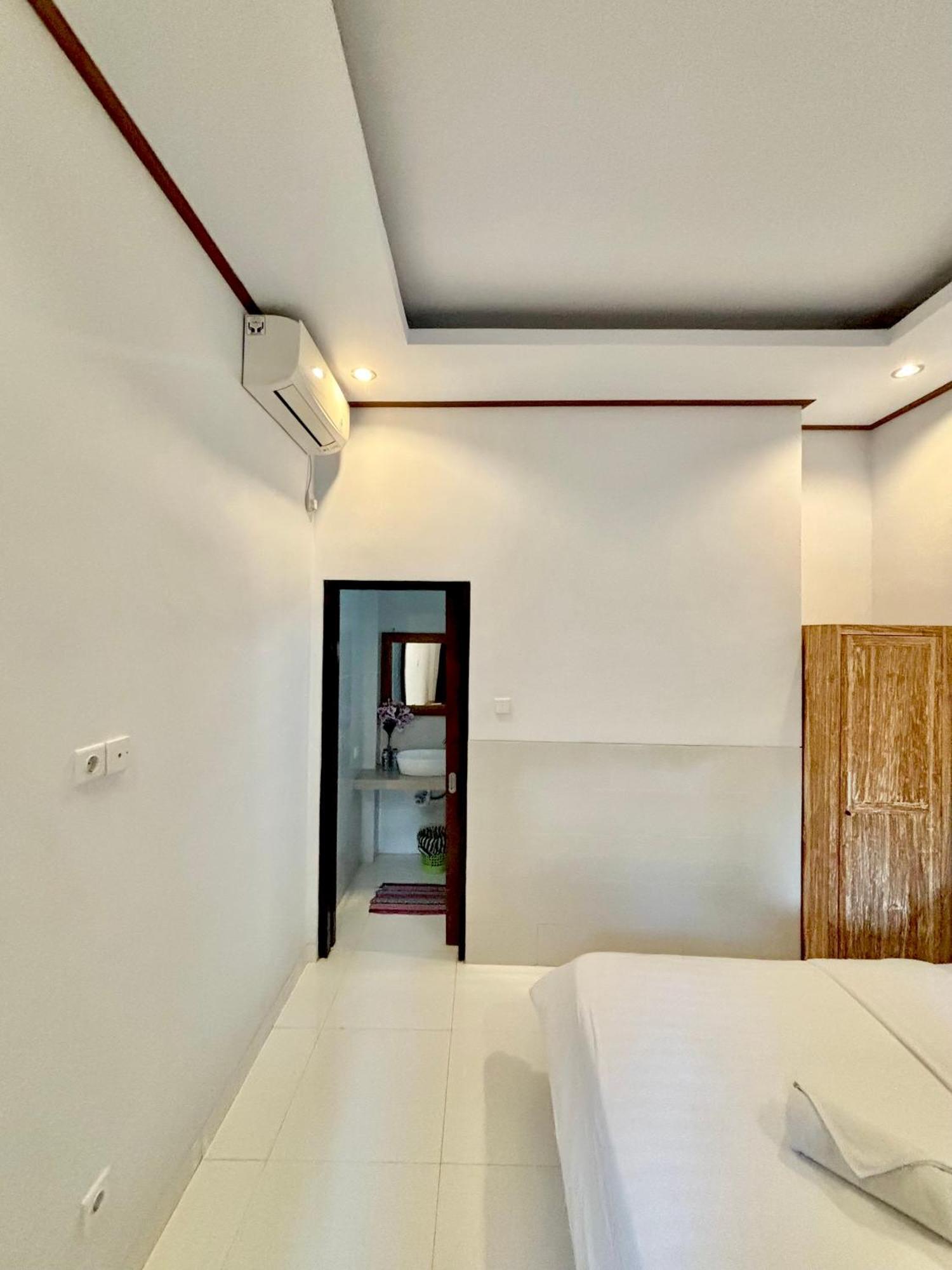 The Lima Home Stay In Canggu Екстер'єр фото